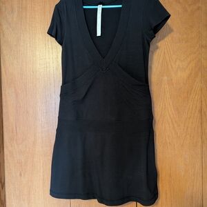 Lululemon Black V-Neck Short Sleeve Dress